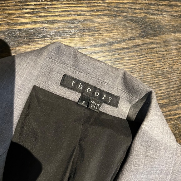 Theory Grey Blazer SZ 2 - Picture 2 of 2